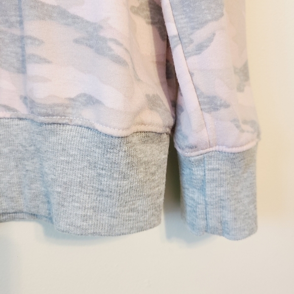 Splendid | Women's Pink Camo Print Crewneck Sweatshirt (Size Large) - Picture 8 of 11